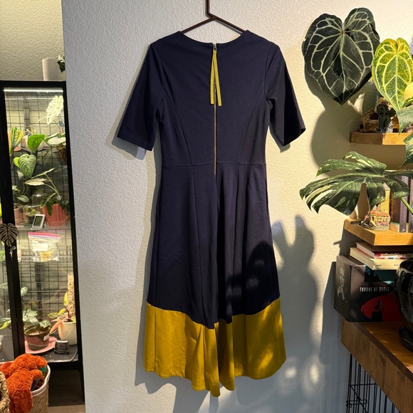 Boden Wren Ponte Midi Dress - Picture 6 of 9